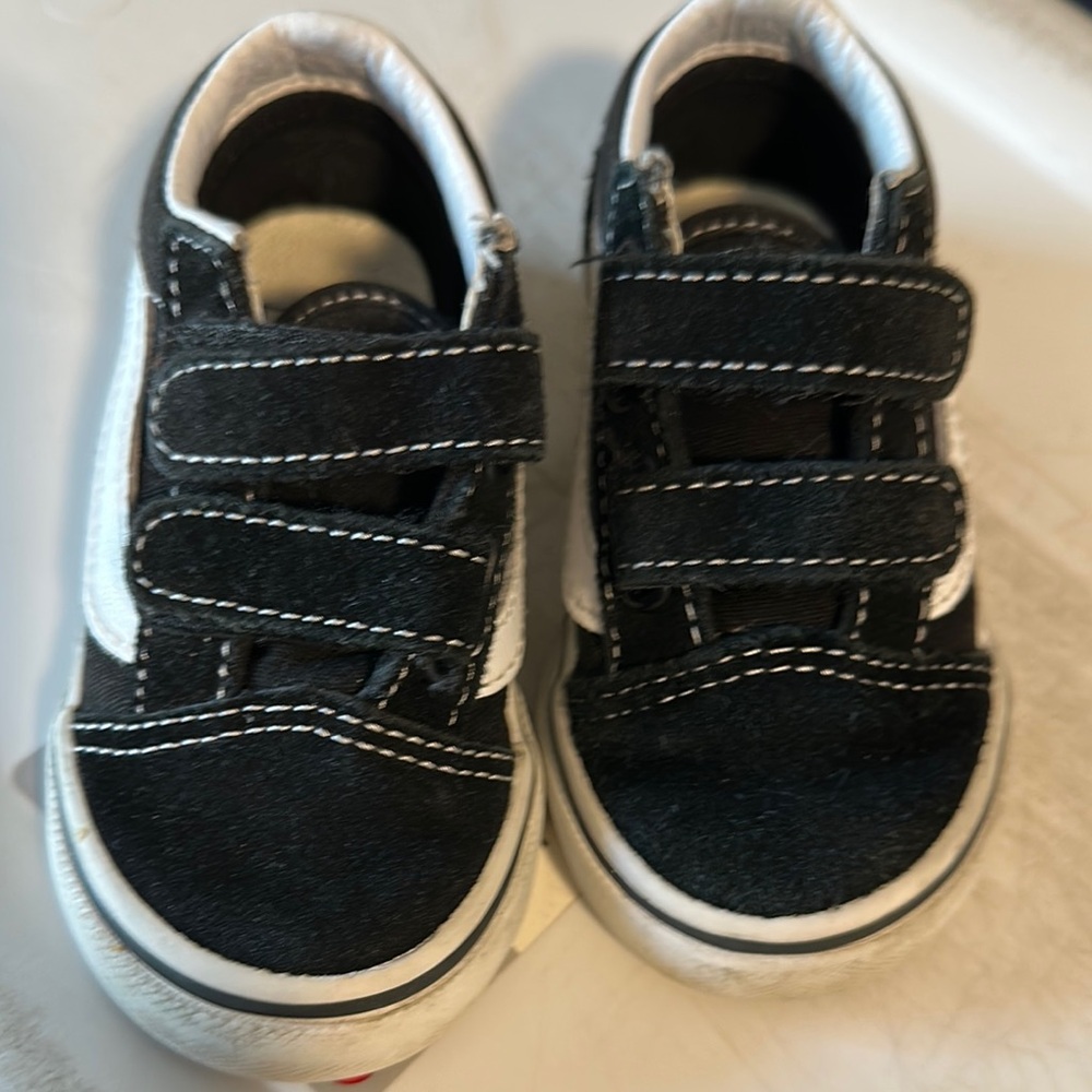 Vans baby Black and White Velcro Sneakers